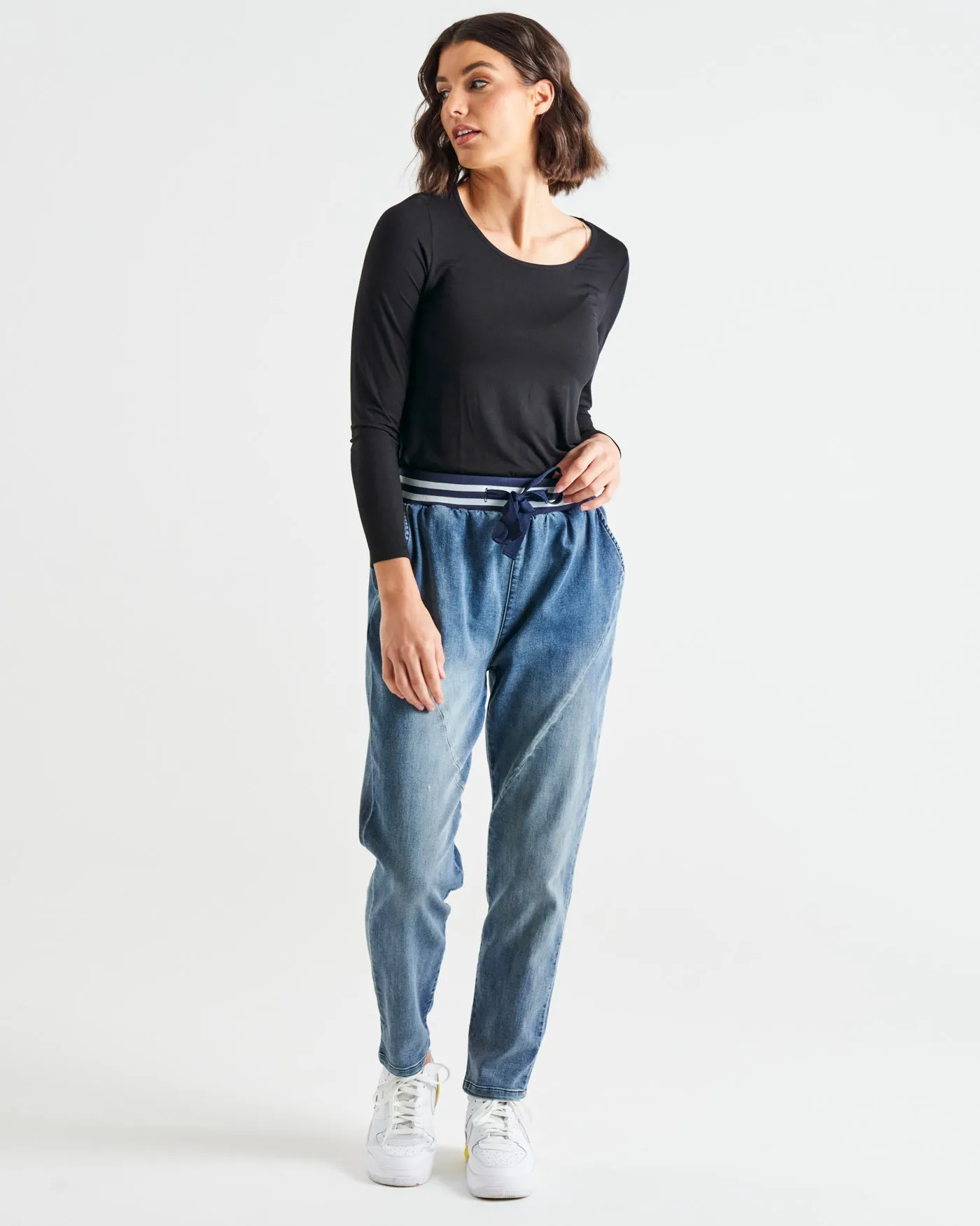 Betty Basics Dakota Jean Azure