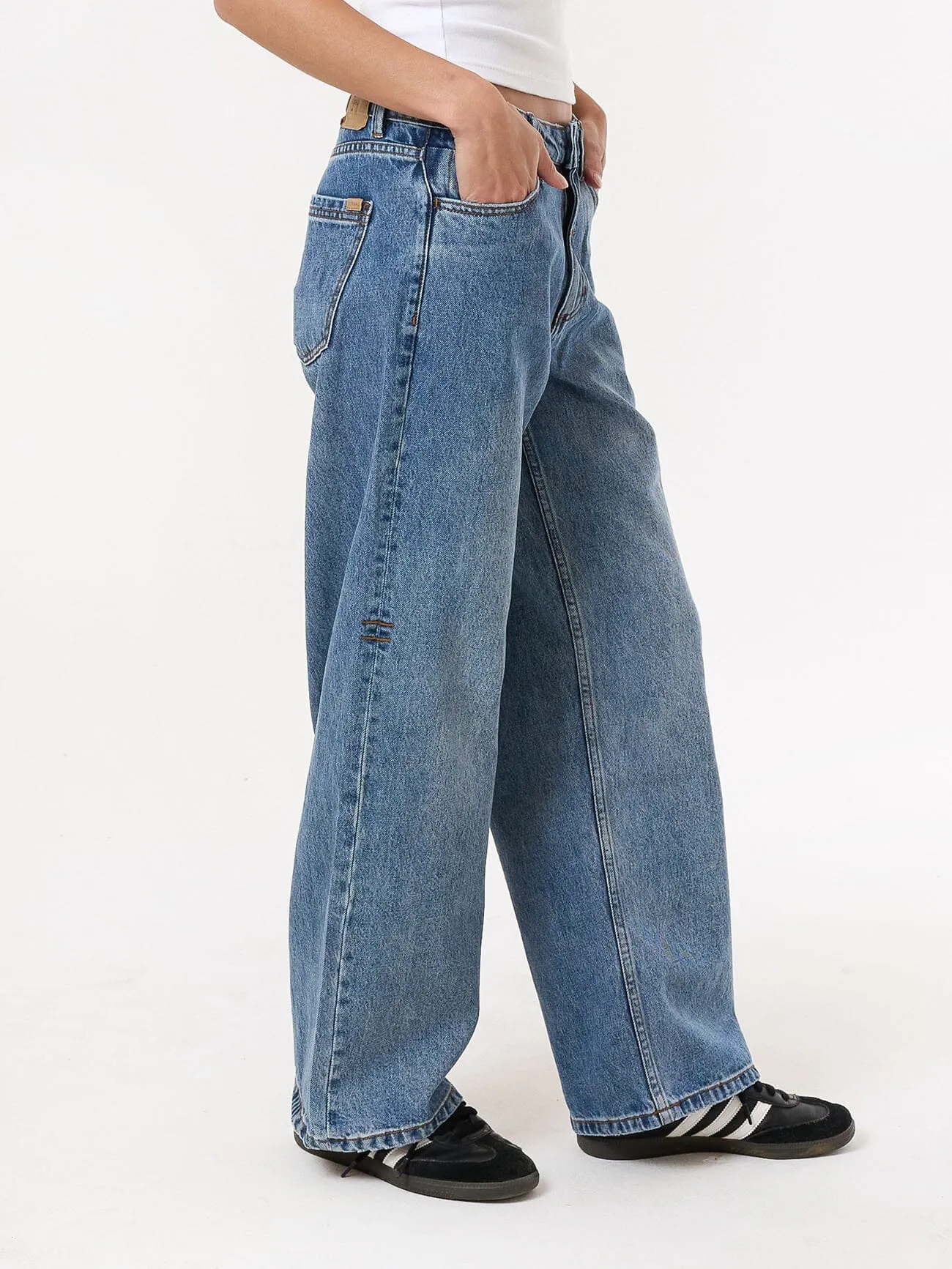 Billie Low Rise Baggy Jean - Weathered Blue