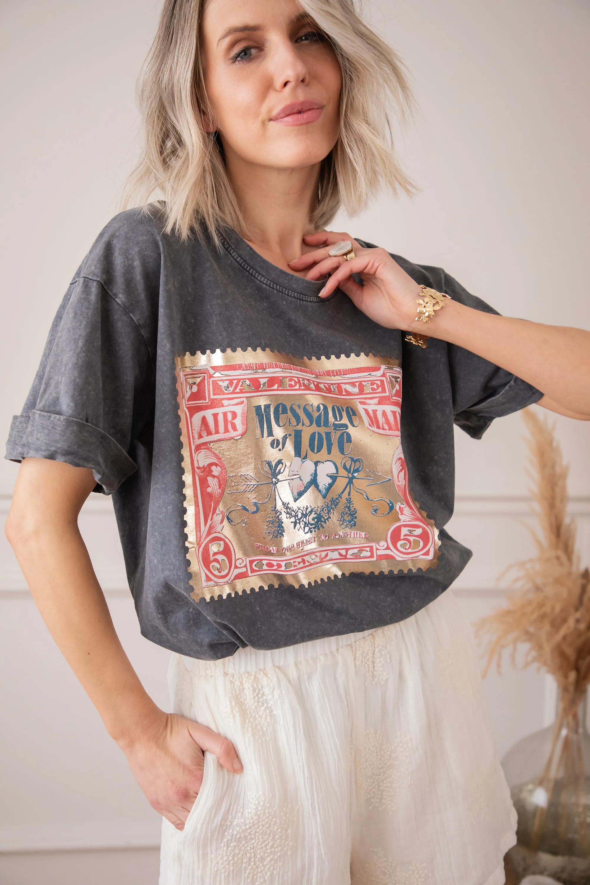 Message Of Love Dark Grey/Gold - T-Shirt