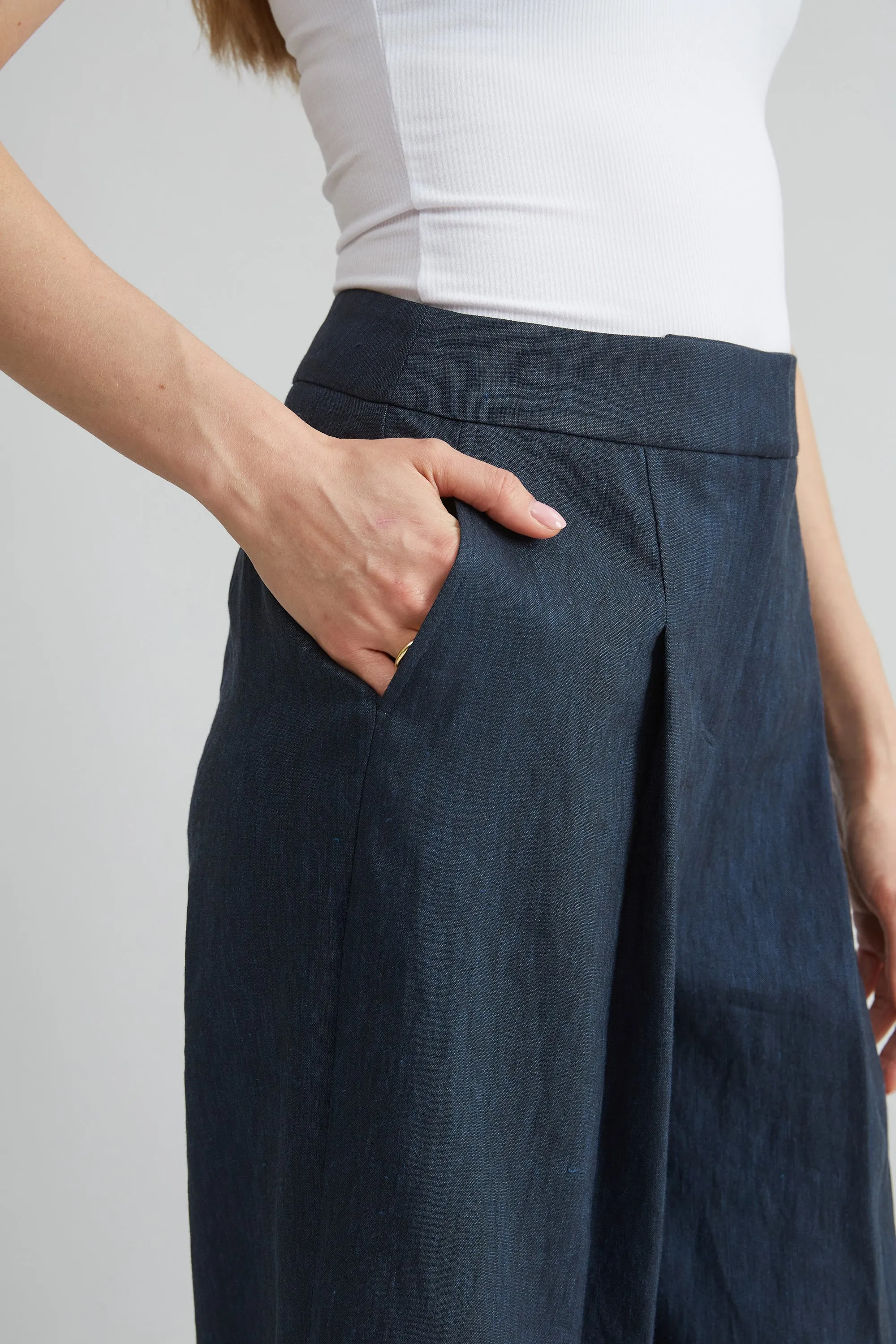 Pleated Linen Pant