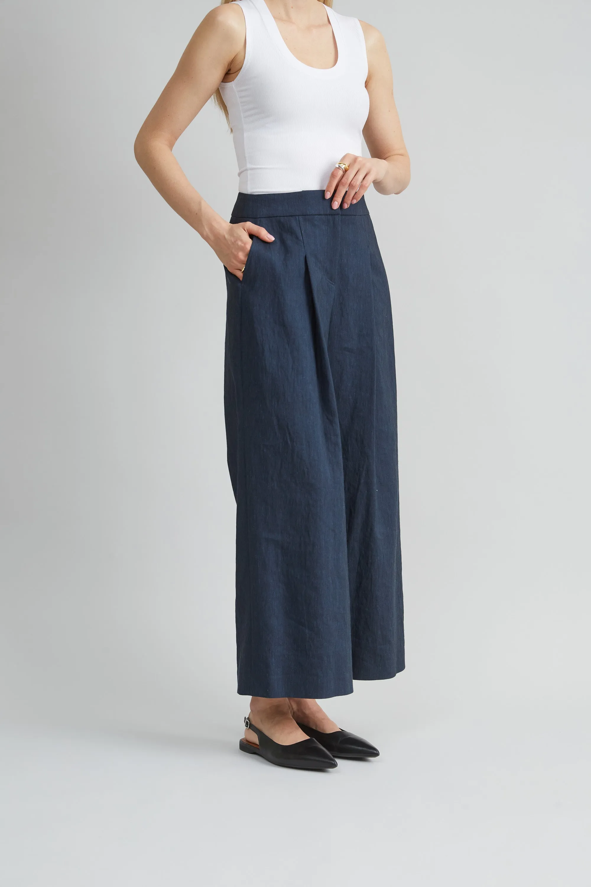 Pleated Linen Pant