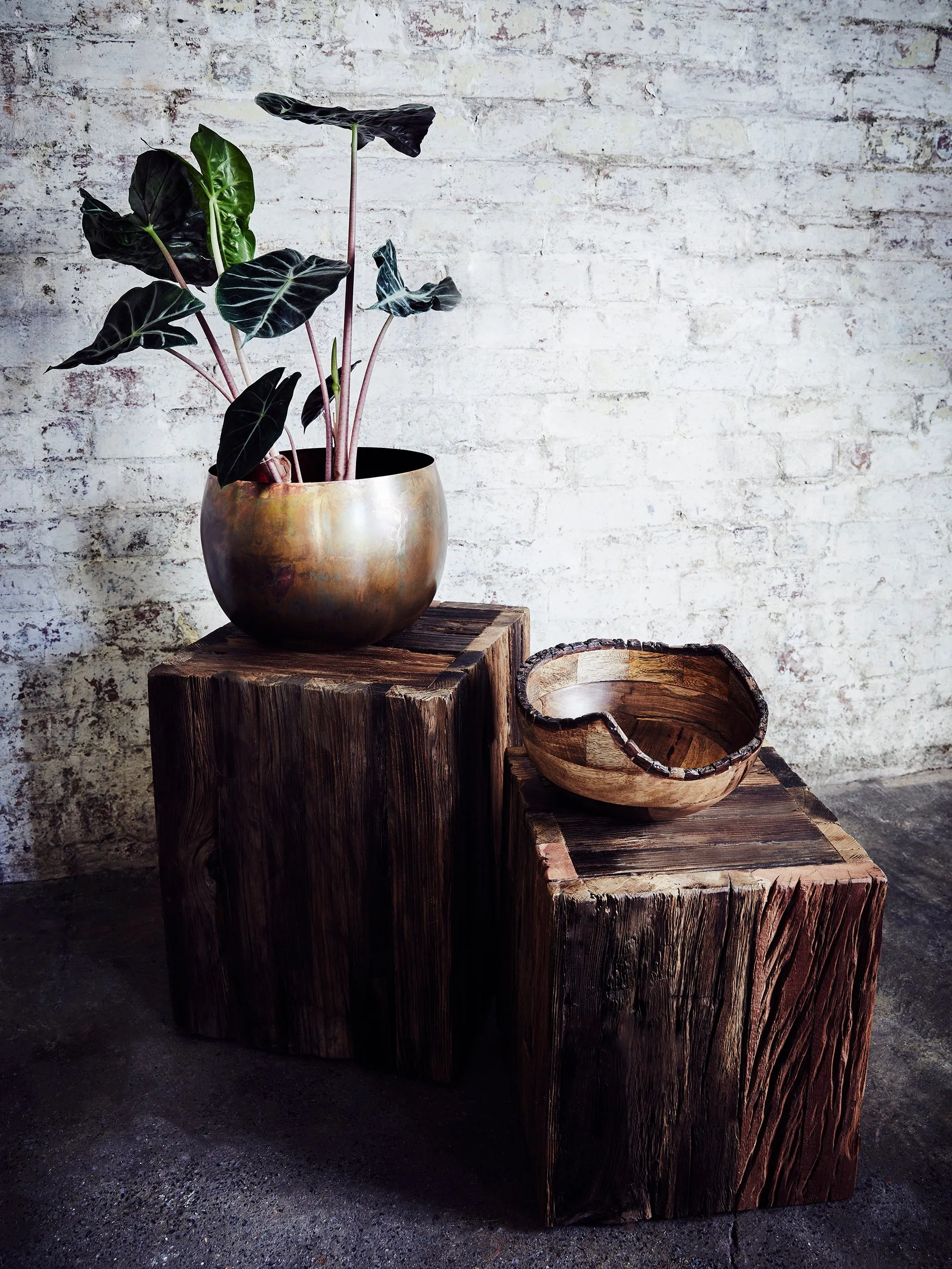 Puri Antique Planter