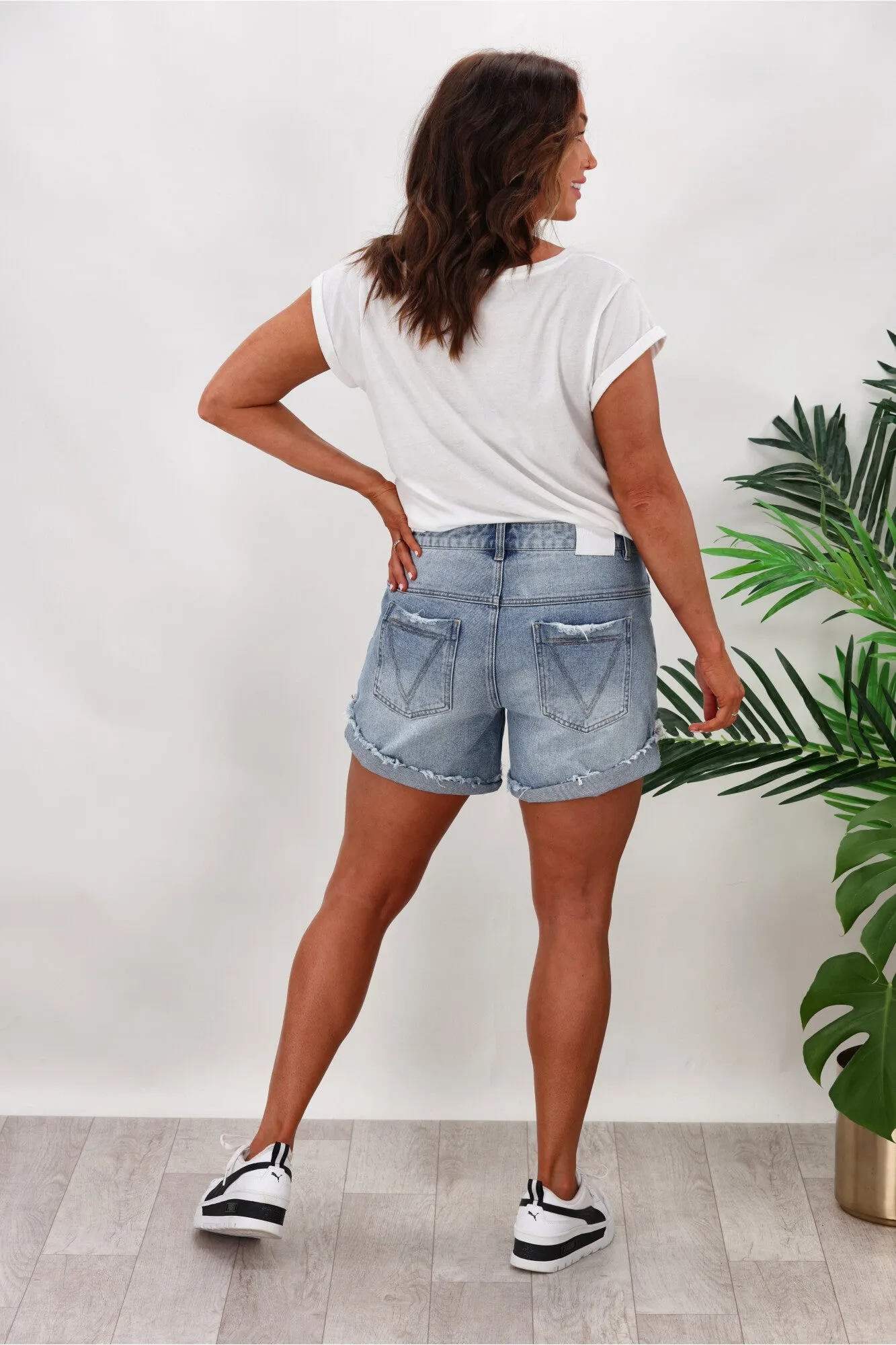Shine On Label Baxter Short Washed Blue