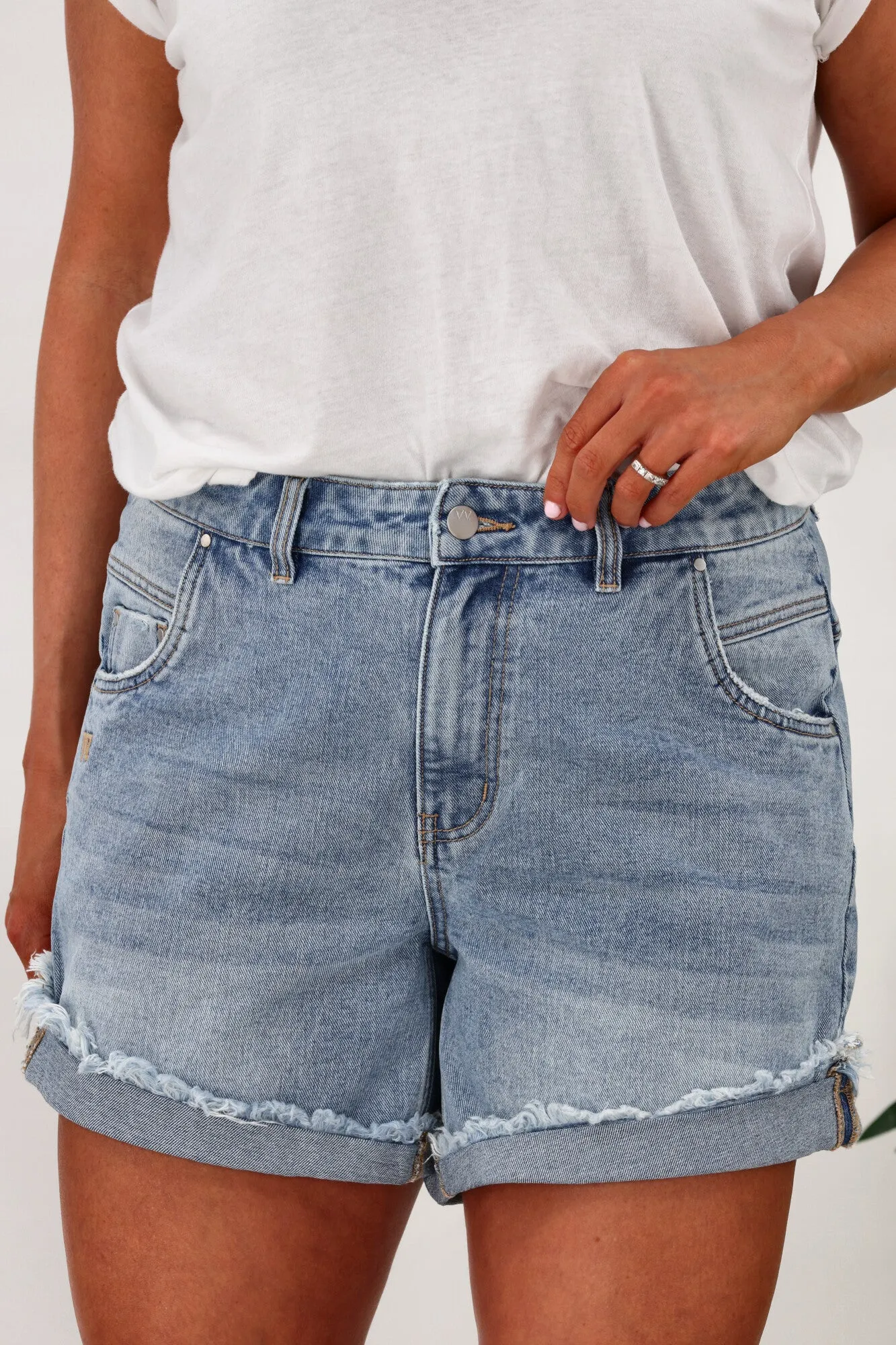 Shine On Label Baxter Short Washed Blue