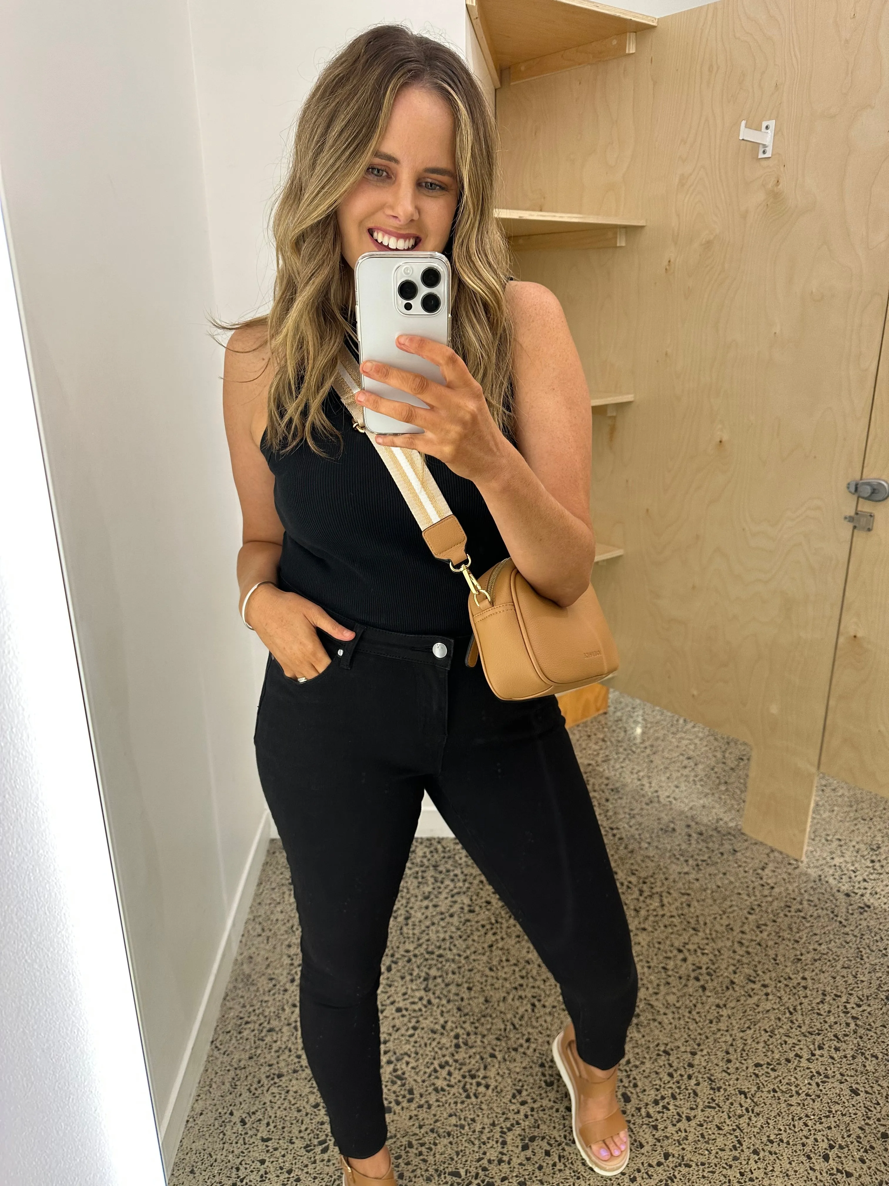 Shine On Label Cropped Sculpt Jeans Black
