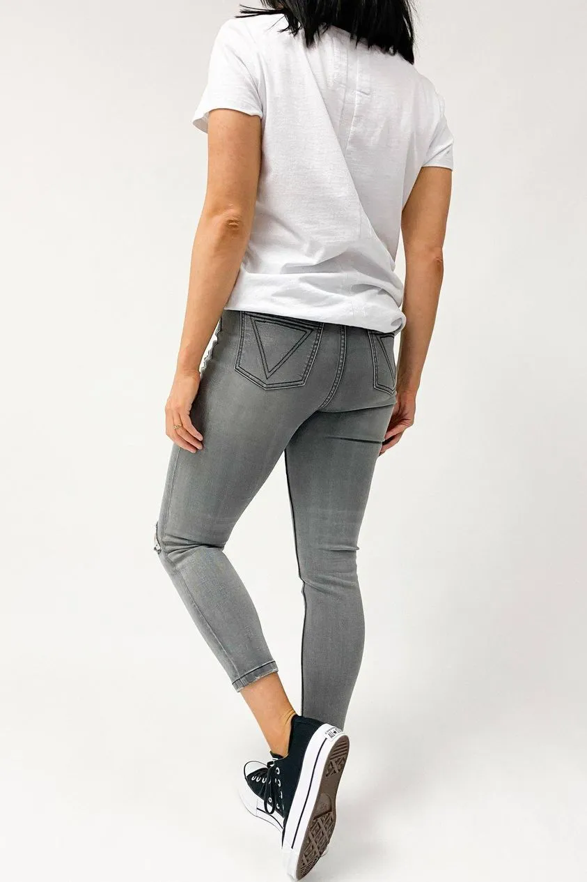 Shine On Label Jagger Cropped Slim Leg Jean Washed Charcoal