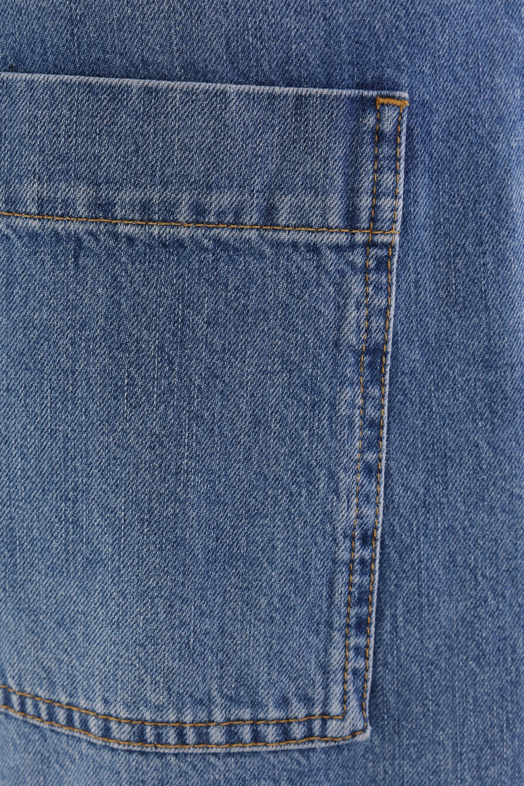 straight-leg jeans in denim with belt