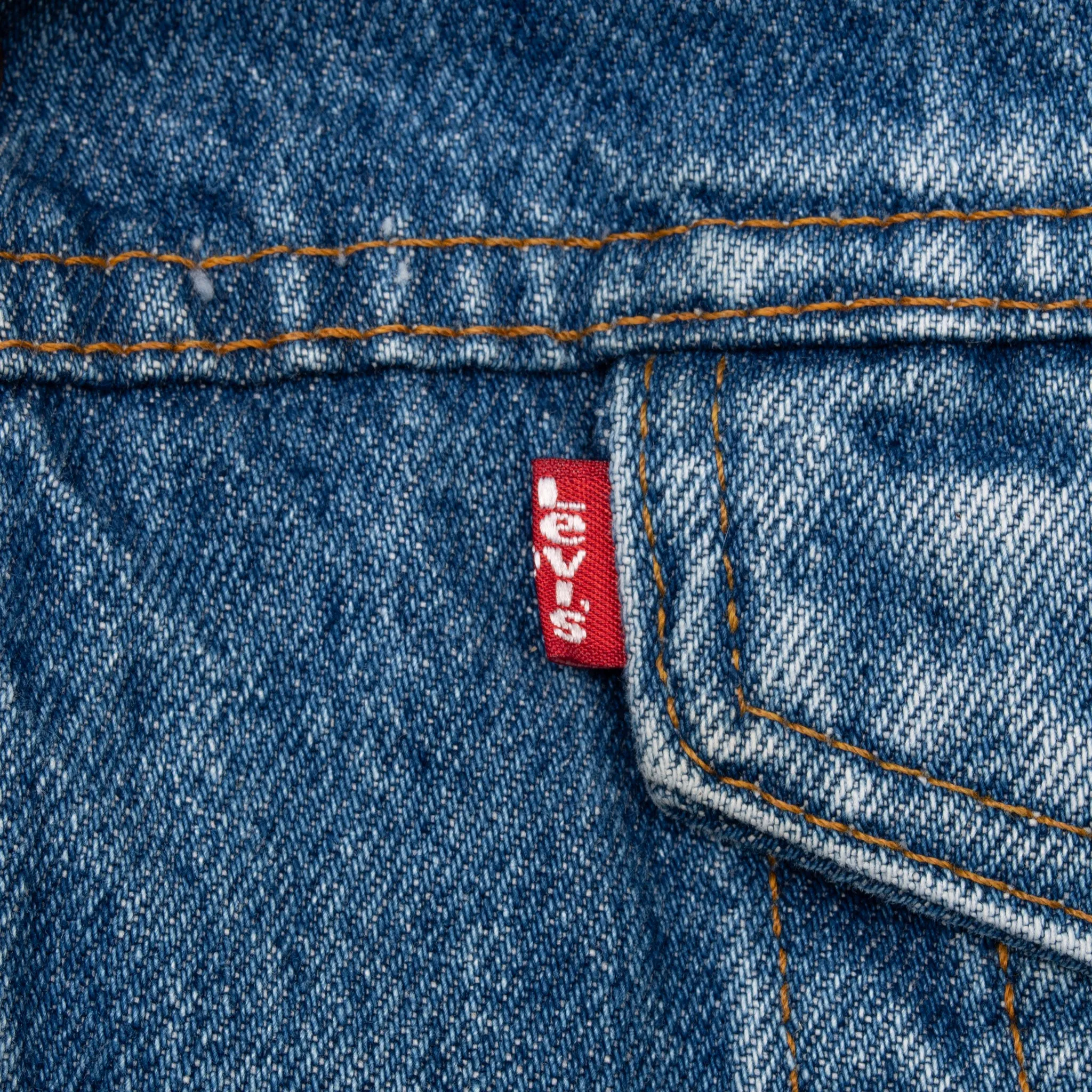 VINTAGE LEVIS SHERPA TRUCKER BLUE DENIM JACKET 1980S SIZE 42R MADE IN USA