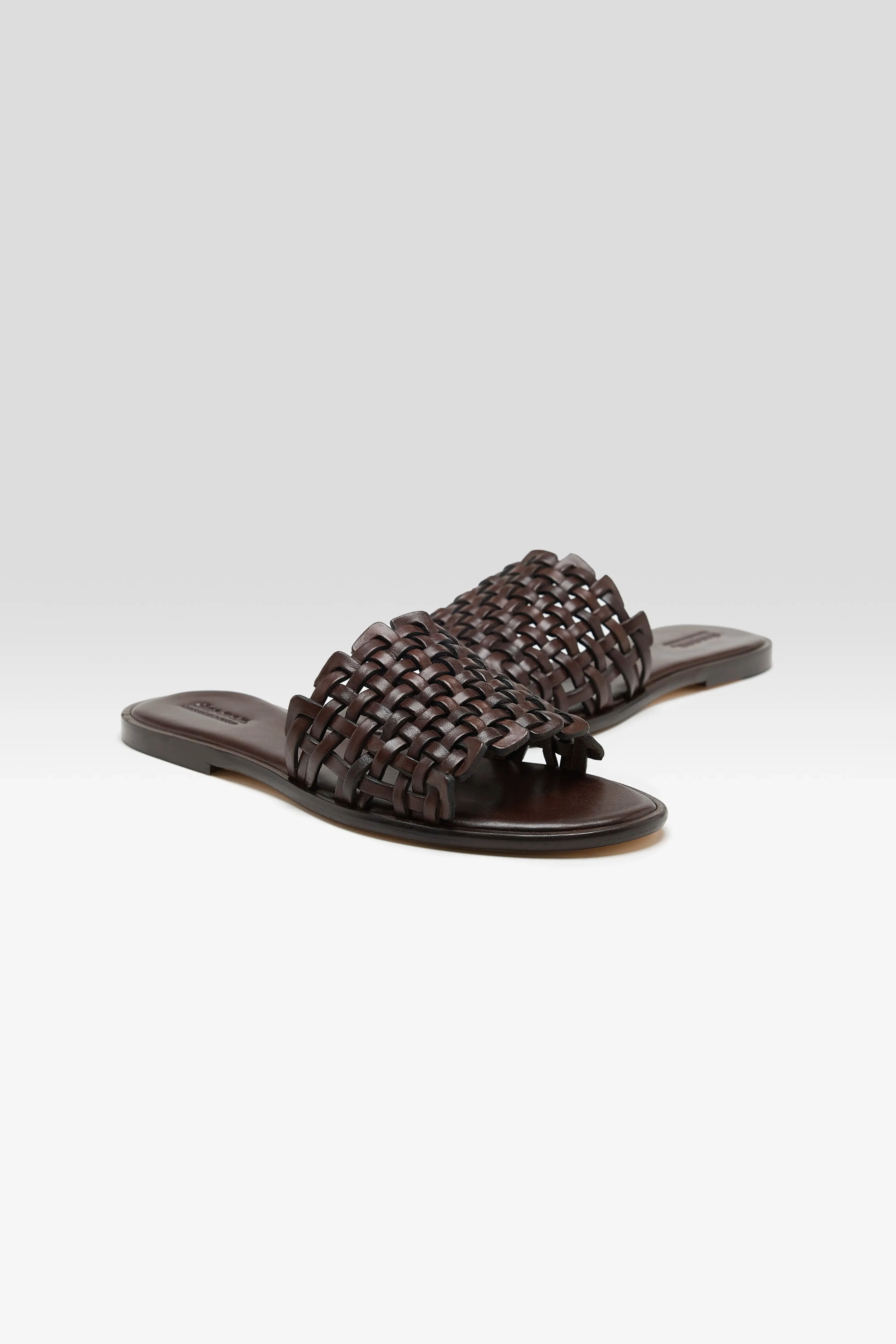 Zig Zag Sandals  (251 / W / BROWN)